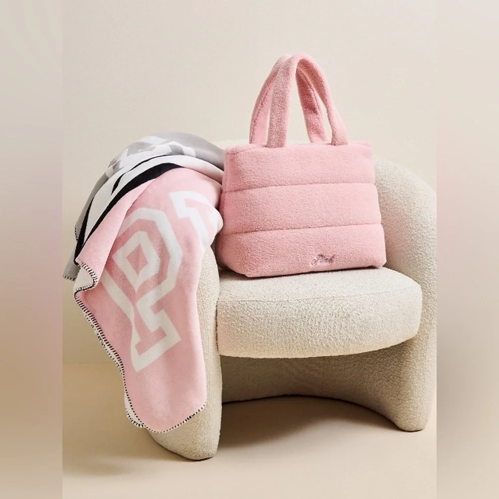NWT PINK Victoria's Secret Cozy Plush Tote & Blanket
